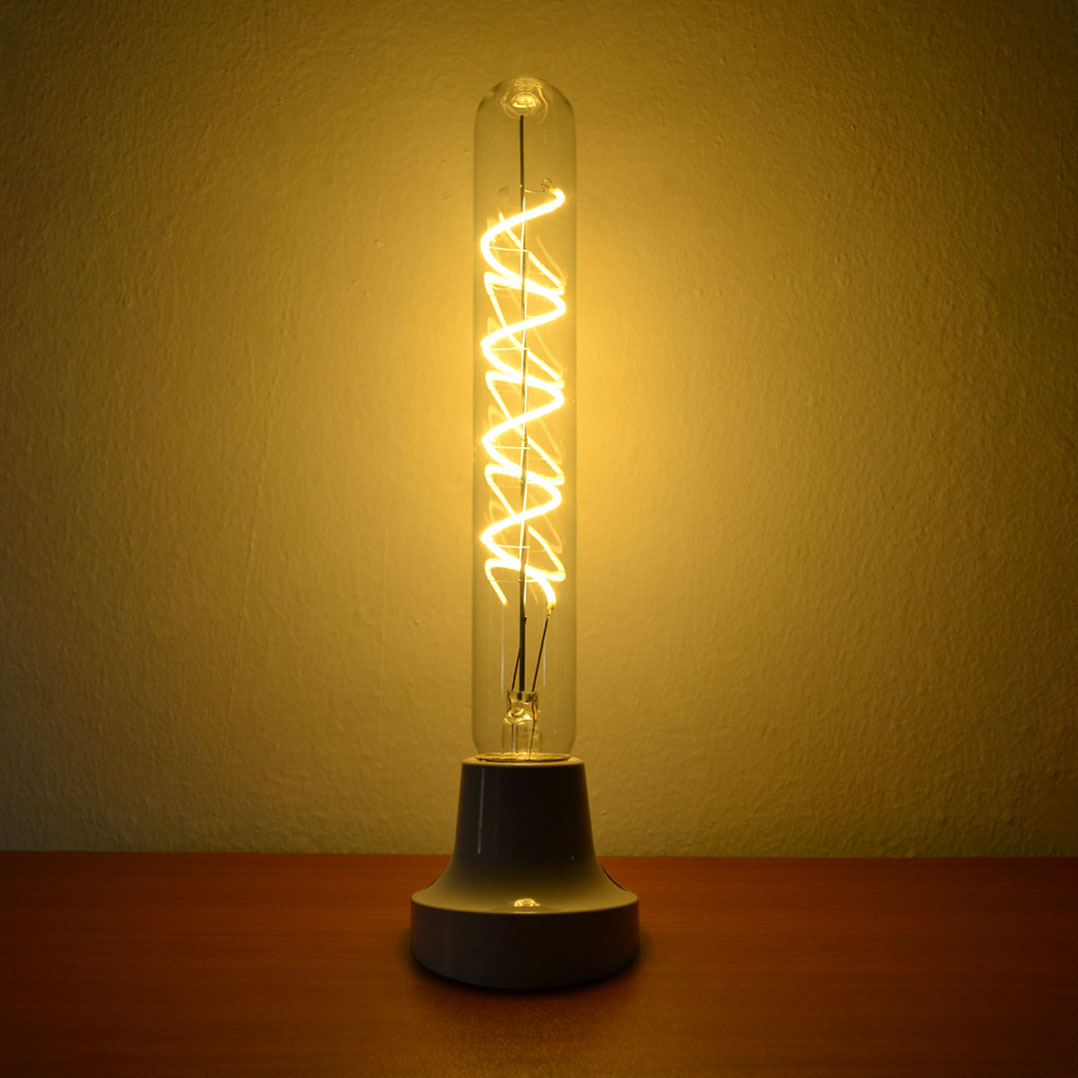 تعليق اسود مع ديكور حرف U قطر XQ-A80